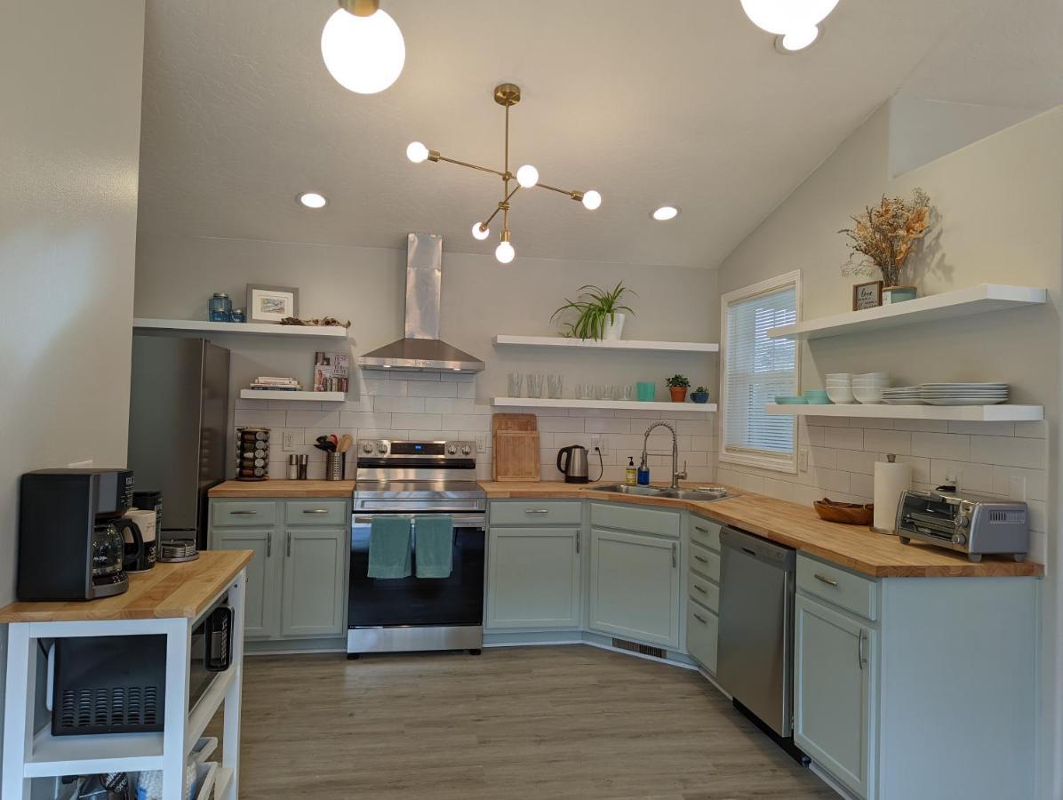 Contemporary 2-Bedroom Close To Downtown, Dining Eugene Exterior foto